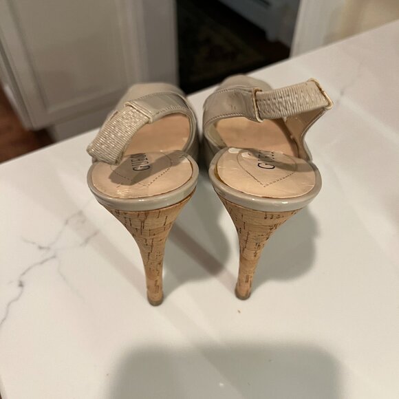 GUESS Nude Patent Slingback Peep Toe Cork Heels | Size 8.5 - Picture 5 of 8